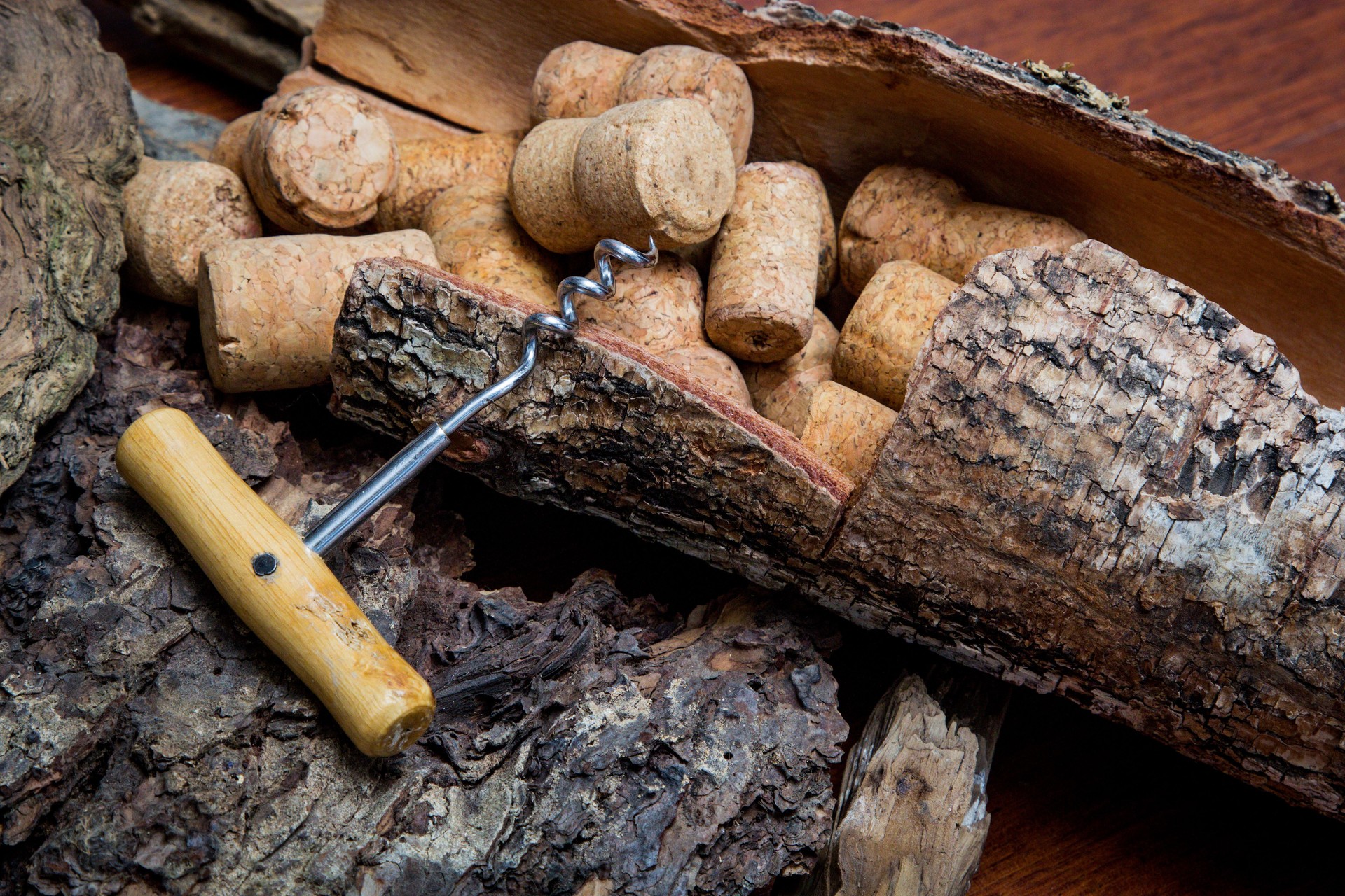 Corkscrew for uncorking