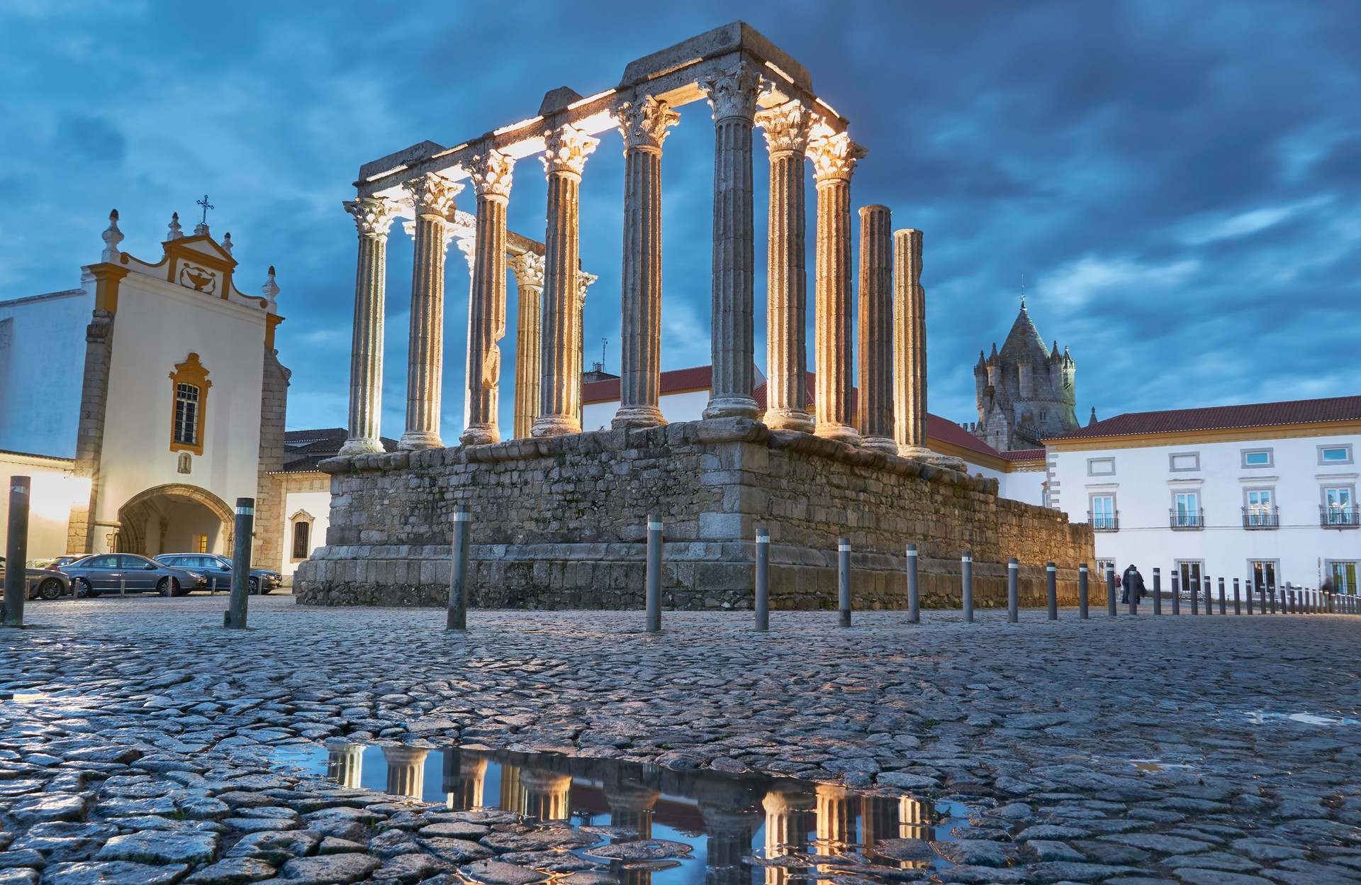 Roman temple of Diana and cathedral in Evora, Portugal