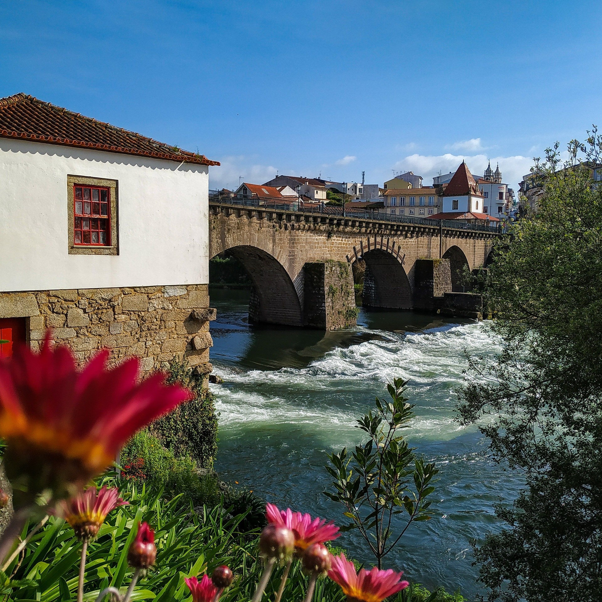 Barcelos Bridge